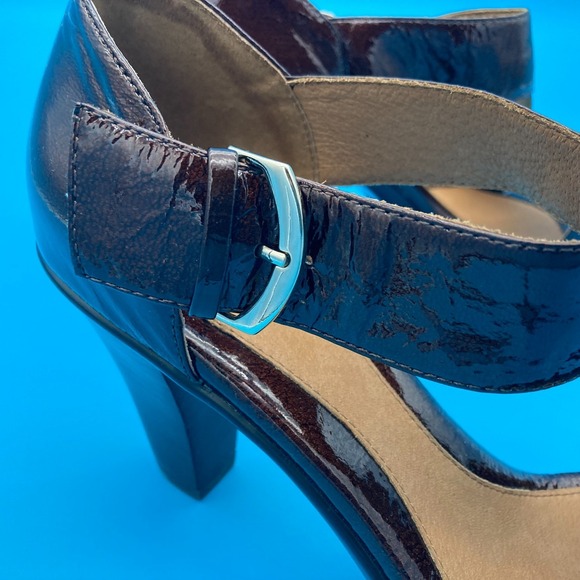Söfft Brown Patent Crinkled Leather T-Strap Heeled Sandals Pumps Size 10M - Picture 7 of 14
